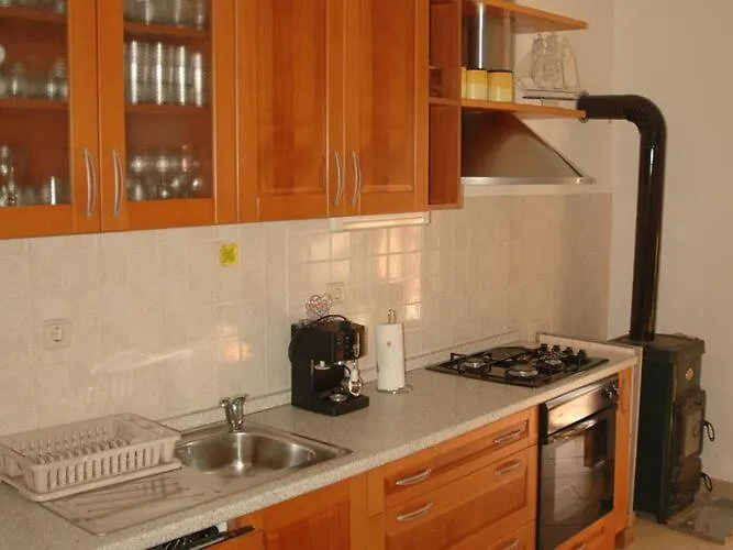 Vukorep - Two Bedroom With Terrace And Field View *