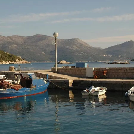 Apartment Vukorep - Two Bedroom With Terrace And Field View *