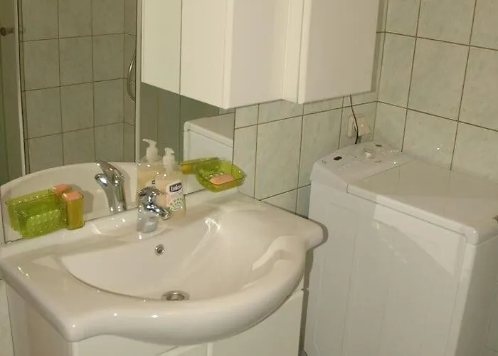 Vukorep - Two Bedroom With Terrace And Field View Sudurad